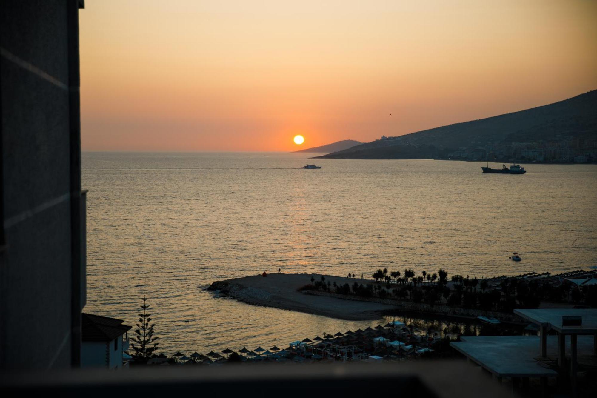 Grand Blue Aparthotel ซารานเดอ ภายนอก รูปภาพ